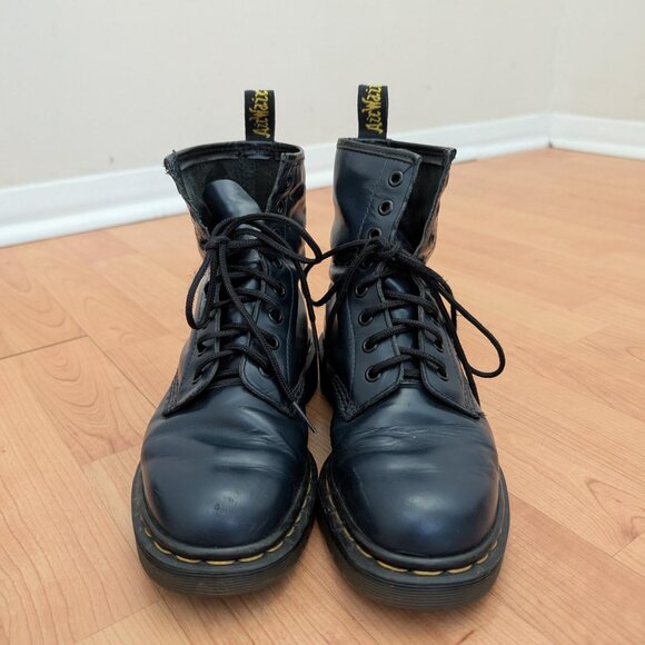 Vintage 1996 Dr. Martens Air Wair Size 6 US, 5 UK Navy Smooth 8 Eyelet Boots - Picture 6 of 14